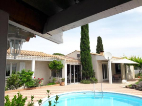 Chambre privée indépendante, piscine